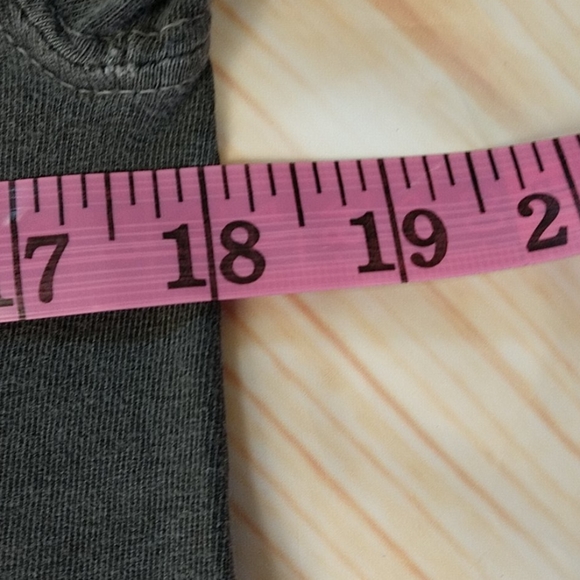 Ivory Ella pocket t-shirt. Size S - Picture 6 of 7